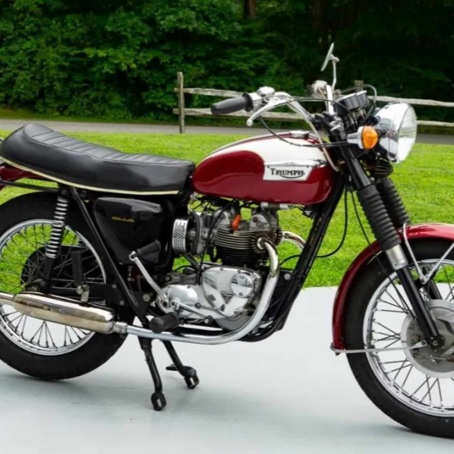 Triumph Cherokee Red Candy Paint Product